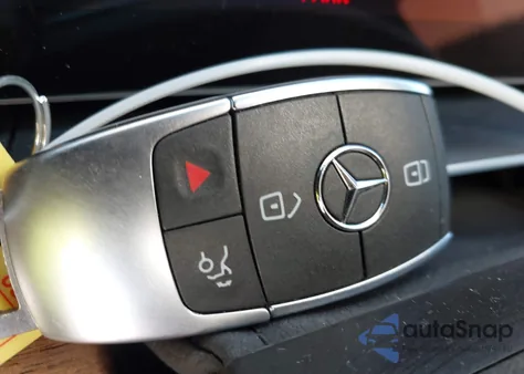 2025 Mercedes-Benz Gls 450 4Matic z USA, uszkodzony, nr VIN 4JGFF5KE2SB341093